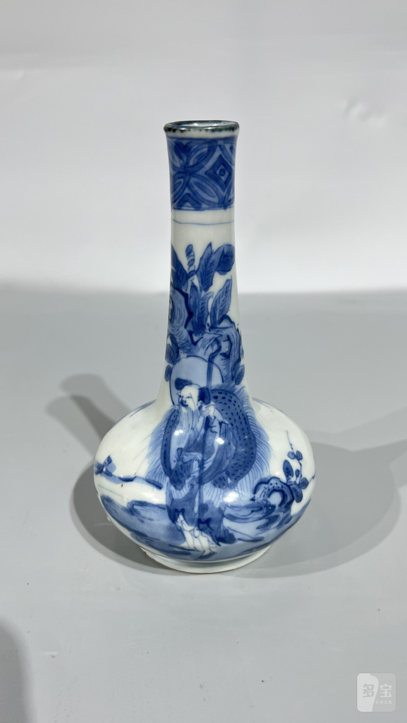 明 青花人物纹长颈瓶 - 图2